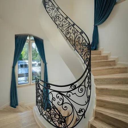 Arte Boutique מלון 5*